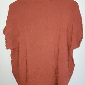Loose fit high-low box button up